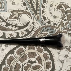 Kat Von D #  5 edge cream contour brush